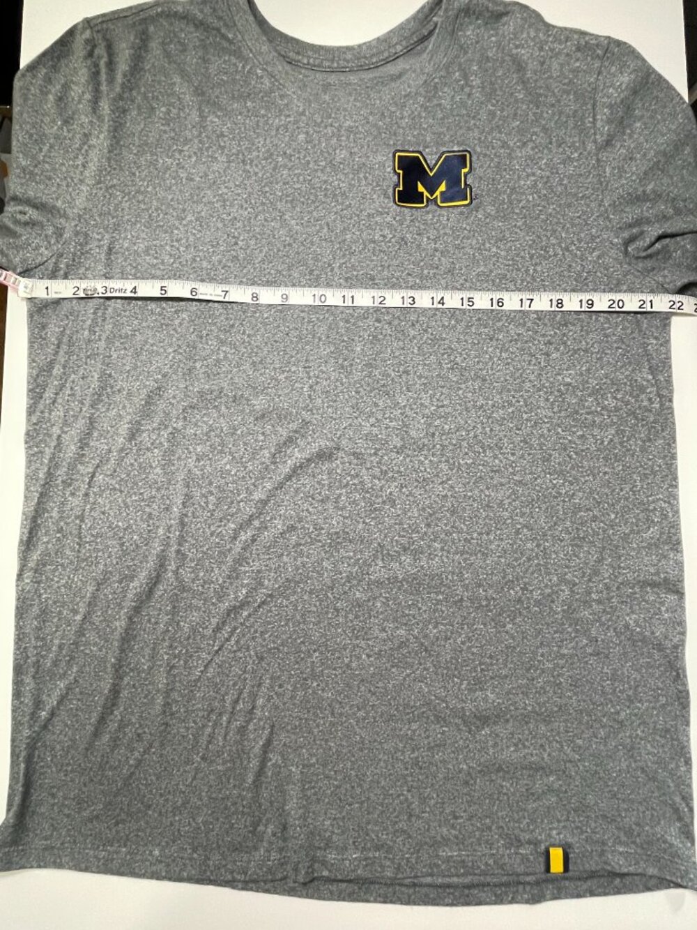 University of Michigan Nike Gray Tee XL Athletic Cut Blue Gold Logo Excellent - Picture 6 of 12